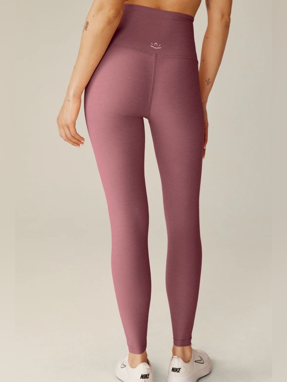 Beyond Yoga Spacedye Slim Racerback Cropped Tank & Midi Leggings Full Set - Picture 4 of 8
